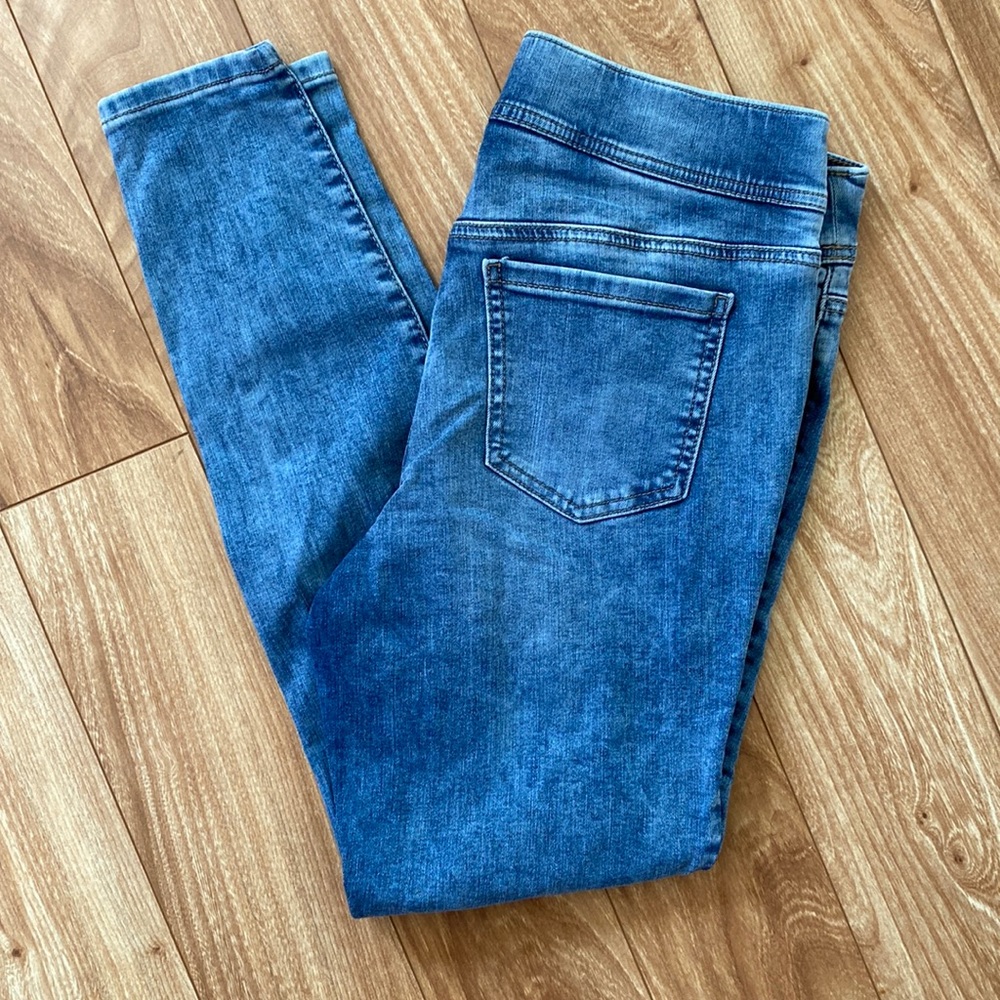 Torrid Lean jean, super soft jeggings in light wash